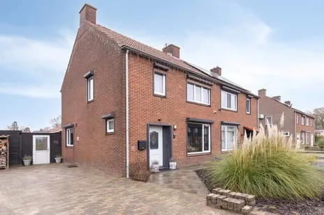 Twee-onder-één-kap te koop: Keulerstraat 15, Nieuw-Bergen Kern Bergen (Li)
