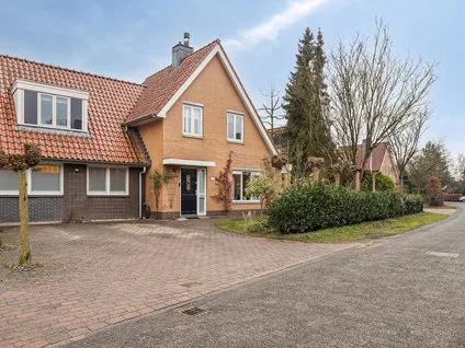 Twee-onder-één-kap te koop: Kiekendieflaan 16, Vogelhorst Zuid Almere