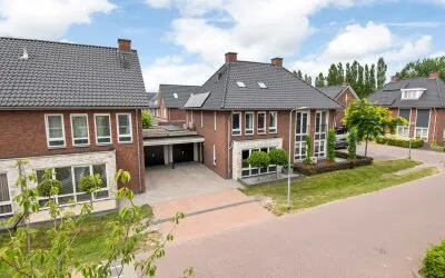 Tussenwoning te koop: Kievit 4, Verspreide huizen Maurik Maurik