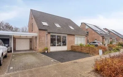 Tussenwoning te koop: Kievitlaan 12, Wieringerwaard (woonkern) Wieringerwaard