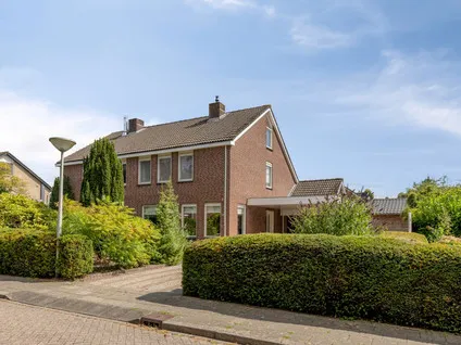 Semi-detached for sale: Kievitlaan 14, Nieuwleusen Centrum-zuid Nieuwleusen