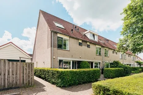Corner house for sale: Kievitsbloem 42, Achter het Raadhuis Nootdorp