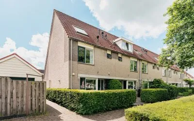 Hoekwoning te koop: Kievitsbloem 42, Achter het Raadhuis Nootdorp