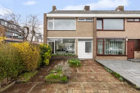 Hoekwoning te koop: Kievitstraat 1, Vogelbuurt Maassluis