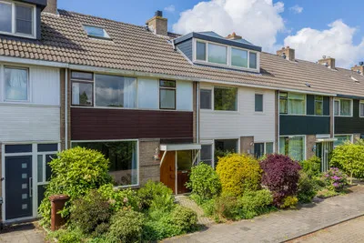 Tussenwoning te koop: Kievitstraat 20, Vogelbuurt Lisse