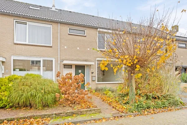 Tussenwoning te koop: Kievitstraat 3, Bruchem