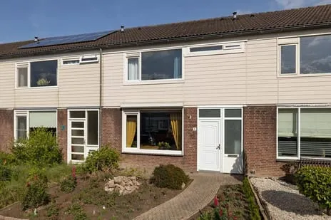 Tussenwoning te koop: Kievitstraat 6, Hank Hank