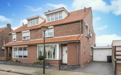 Twee-onder-één-kap te koop: Kievitstraat 66, Braakhuizen-Noord Geldrop