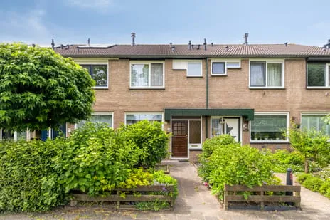 Tussenwoning te koop: Kikkerveen 255, Kikkerveen Spijkenisse