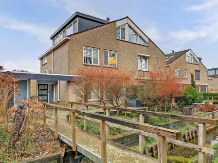 Tussenwoning te koop: Kikkerveen 349, Spijkenisse