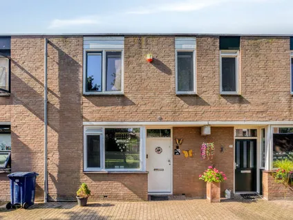 Tussenwoning te koop: Kimwierde 212, Hoekwierde, Kimwierde en Zandwierde Almere