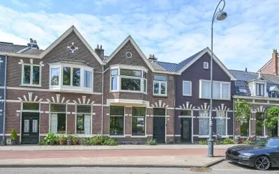 Tussenwoning te koop: Kinderhuissingel 48, Garenkokerskwartier Haarlem
