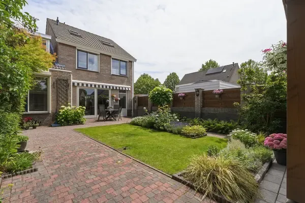 Hoekwoning te koop: Kingstraat 1, Middelburg