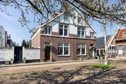 Twee-onder-één-kap te koop: Kinheimplein 4, Bloemendaal Bloemendaal