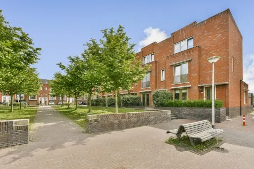 Tussenwoning te koop: Klaas Geertsplantsoen 6, Elzenhagen-Noord Amsterdam