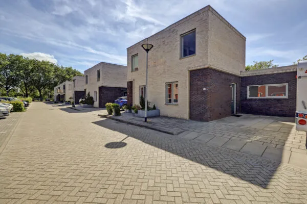 Tussenwoning te koop: Klaas Katerstraat 13, Vakbondsliedenbuurt Schiedam