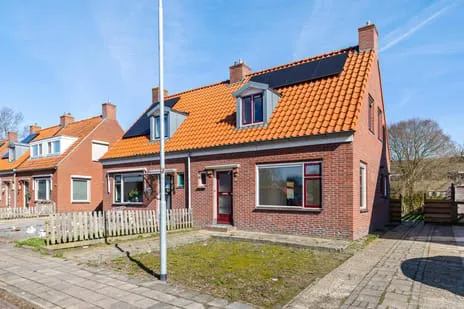 Twee-onder-één-kap te koop: Klaas Luidensstraat 6, Ulrum Ulrum