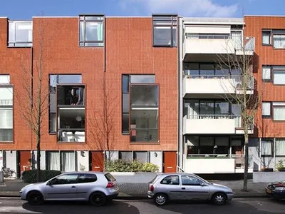 Huurwoning: Klaas van Reeuwijkstraat 1 in Hoofddorp - €3.500 per maand - 160m²