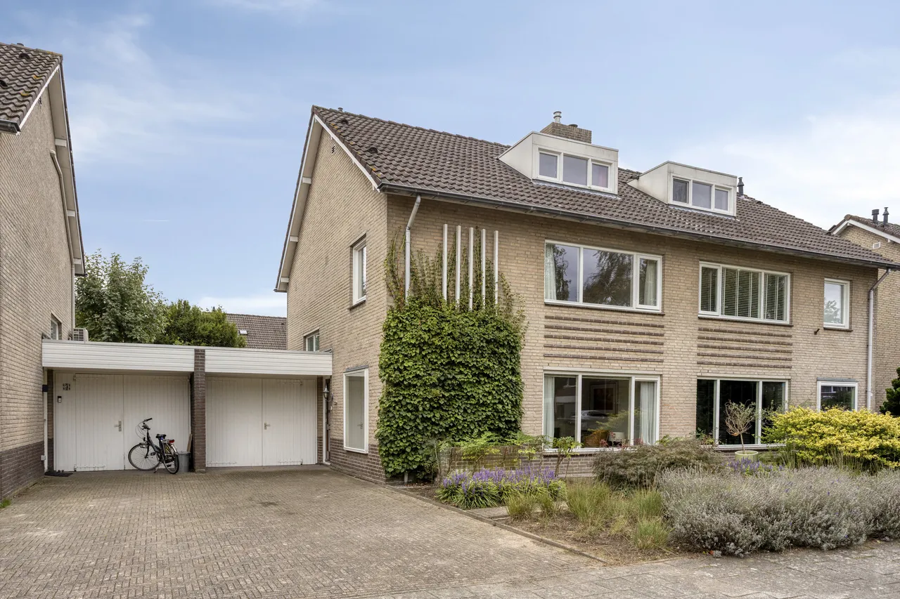 Tussenwoning te koop: Klaprooshof 5, Nuenen