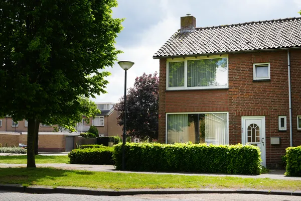 Hoekwoning te koop: Klaproosstraat 122, Bloemenoord Waalwijk
