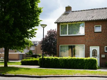 Hoekwoning te koop: Klaproosstraat 122, Bloemenoord Waalwijk