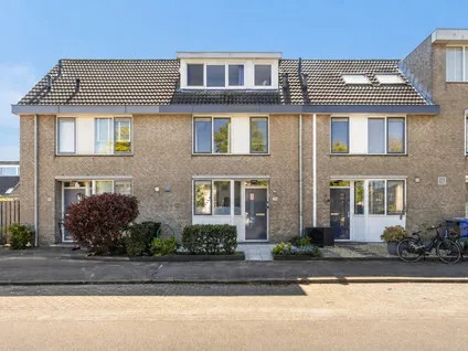 Tussenwoning te koop: Klaproosweide 75, Molenvliet-West Woerden