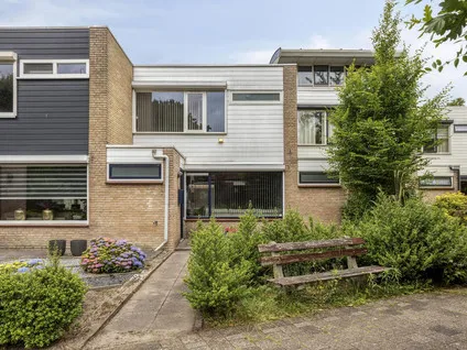 Tussenwoning te koop: Klaverblad 9, Rode Schouw Halsteren