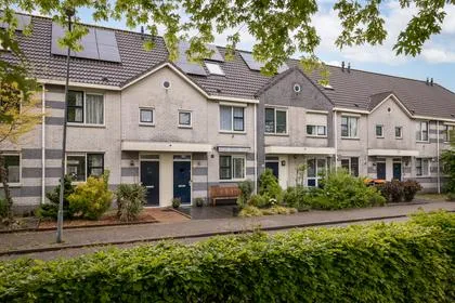 Tussenwoning te koop: Klaverbouw 23, Voorstik Hoogkarspel