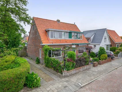 Twee-onder-één-kap te koop: Klaverstraat 1, Julianadorp-Oost Julianadorp