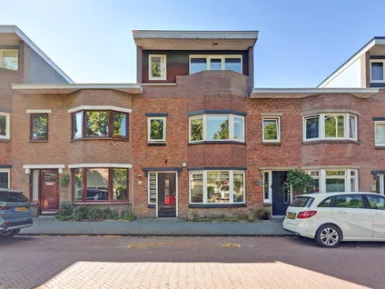 Tussenwoning te koop: Klaverstraat 22, Bloemenbuurt-Oost 'S-Gravenhage