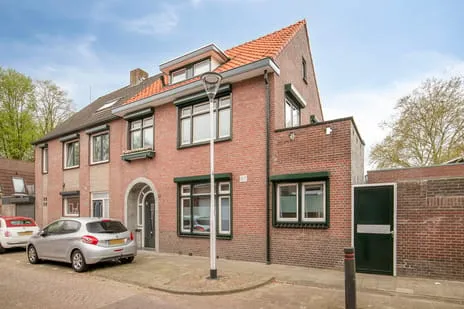 Twee-onder-één-kap te koop: Klaverstraat 85, Sint Anna Noord Tilburg