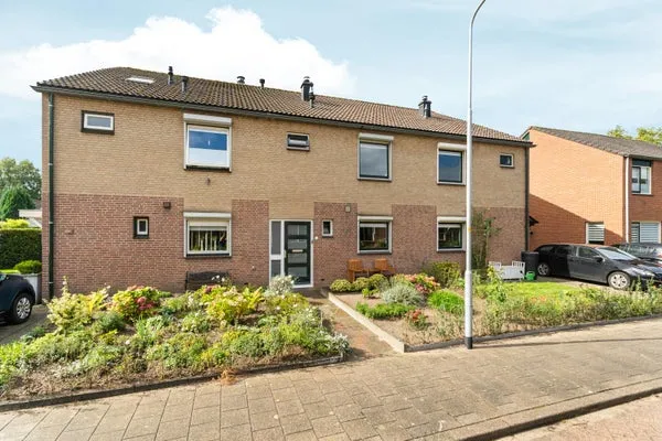 Tussenwoning te koop: Klaverweide 53, Giesbeek