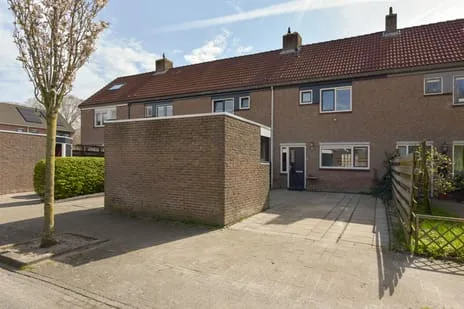 Tussenwoning te koop: Klaverwoud 12, Zwaag - Buurt 30 02 Zwaag