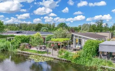 Vrijstaande woning te koop: Klein Hitland 134, Recreatiepark Klein Hitland Nieuwerkerk Aan Den Ijssel