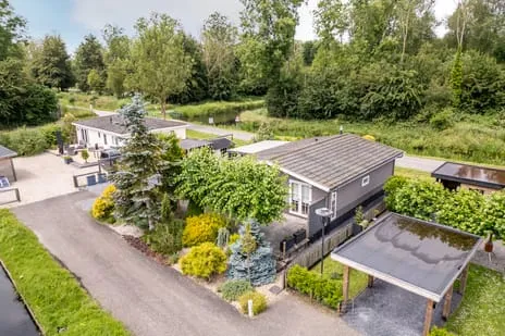 Vrijstaande woning te koop: Klein Hitland 56, Recreatiepark Klein Hitland Nieuwerkerk Aan Den Ijssel