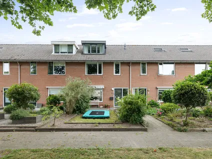 Tussenwoning te koop: Klein Wielens 27, Dorp Schalkhaar Schalkhaar