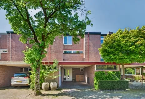 Tussenwoning te koop: Klein Brabant 174, De Baarzen Vught