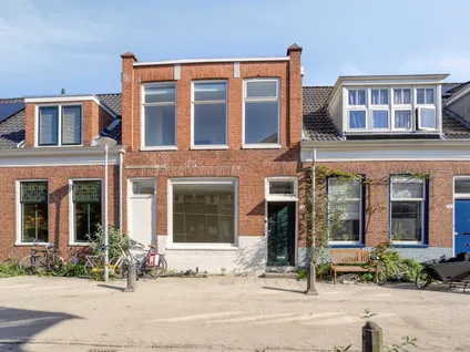 Tussenwoning te koop: Kleine Badstraat 13, Badstratenbuurt Groningen
