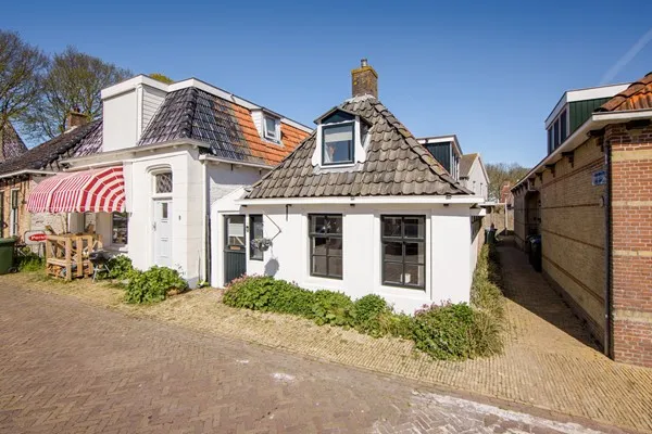 Vrijstaande woning te koop: Kleine Buren 3, Pingjum