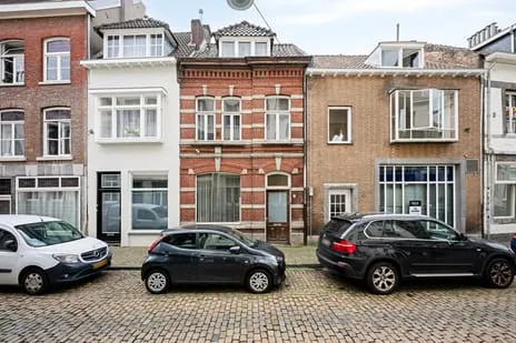 Tussenwoning te koop: Kleine Gracht 25, Boschstraatkwartier Maastricht