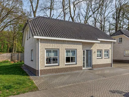 Vrijstaande woning te koop: Kleine Heistraat 16K220, Verspreide huizen Wernhout Wernhout