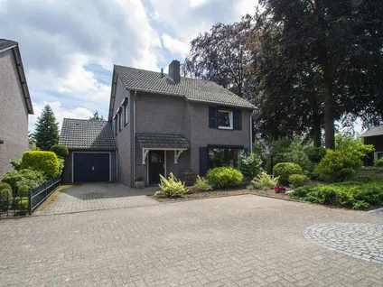 Vrijstaande woning te koop: Kleine Kamp 11, Kern Haelen Haelen
