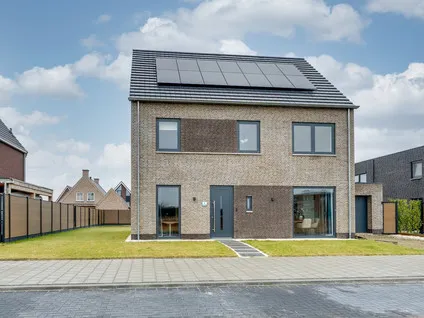 Vrijstaande woning te koop: Kleine Ton 8, Fijnaart Fijnaart