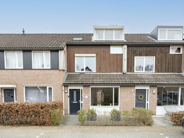 Tussenwoning te koop: Kleine Weidehoeve 26, De Vughtse Hoeven Vught