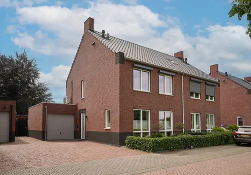 Twee-onder-één-kap te koop: Kleine Wiel 25, Kern Beneden-Leeuwen Beneden-Leeuwen