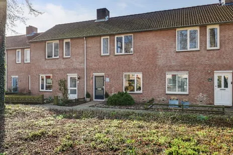 Tussenwoning te koop: Kleine donk 29, Hooipolder en De Hoeven Raamsdonksveer