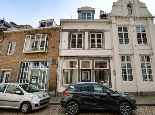 Tussenwoning te koop: Kleine Gracht 29, Boschstraatkwartier Maastricht