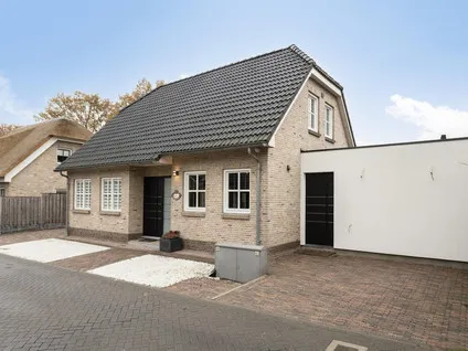 Vrijstaande woning te koop: Kleine Heistraat 16K490, Verspreide huizen Wernhout Wernhout