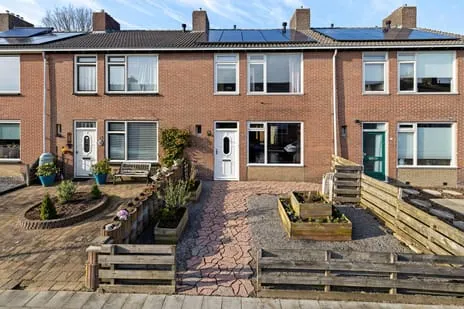 Tussenwoning te koop: Kleinzand 23, De Wiken noord Drachten