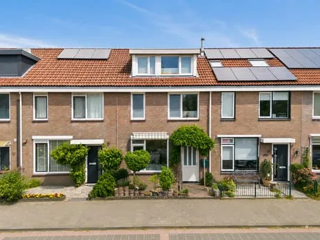 Tussenwoning te koop: Klepperman 24, Ambachtenbuurt-Oost Alphen Aan Den Rijn